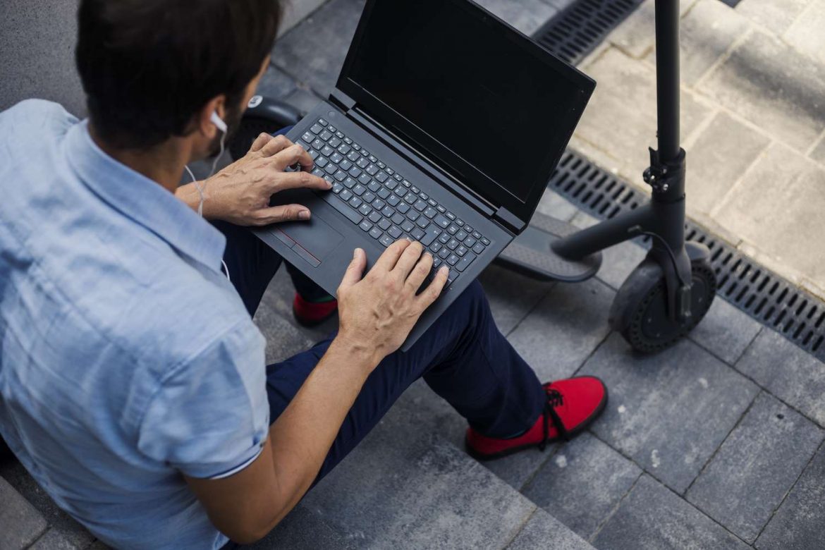 The Future of Laptop Battery Technology: Advancements and Innovations
